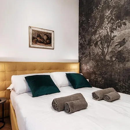 Lake's Vibes - The House Of Travelers